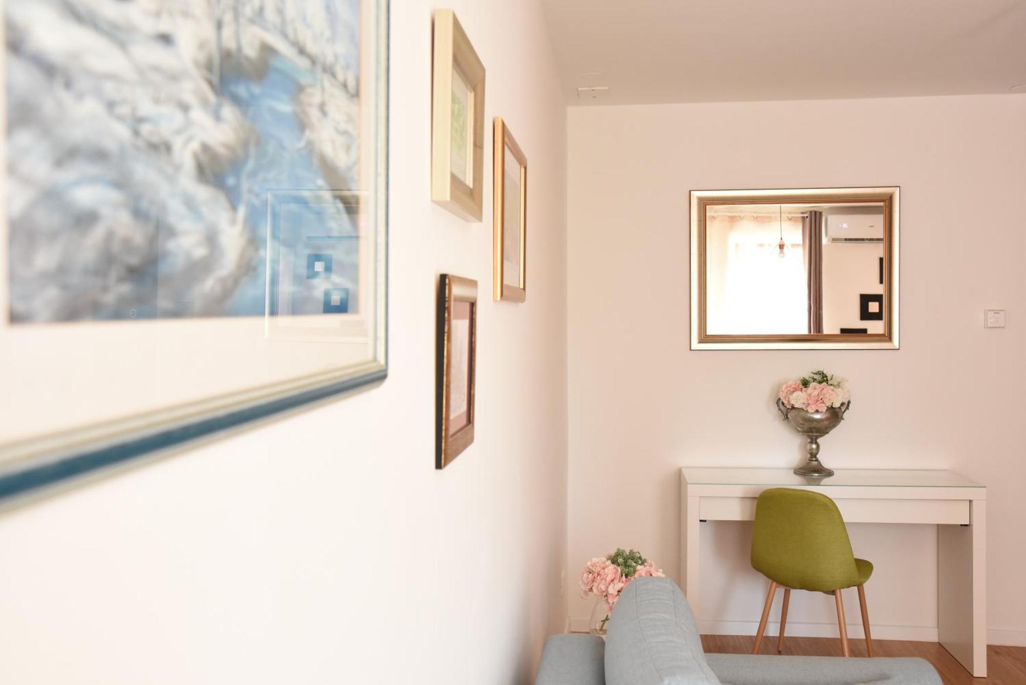 Mary'S Apartment - With Free Parking 자그레브 외부 사진